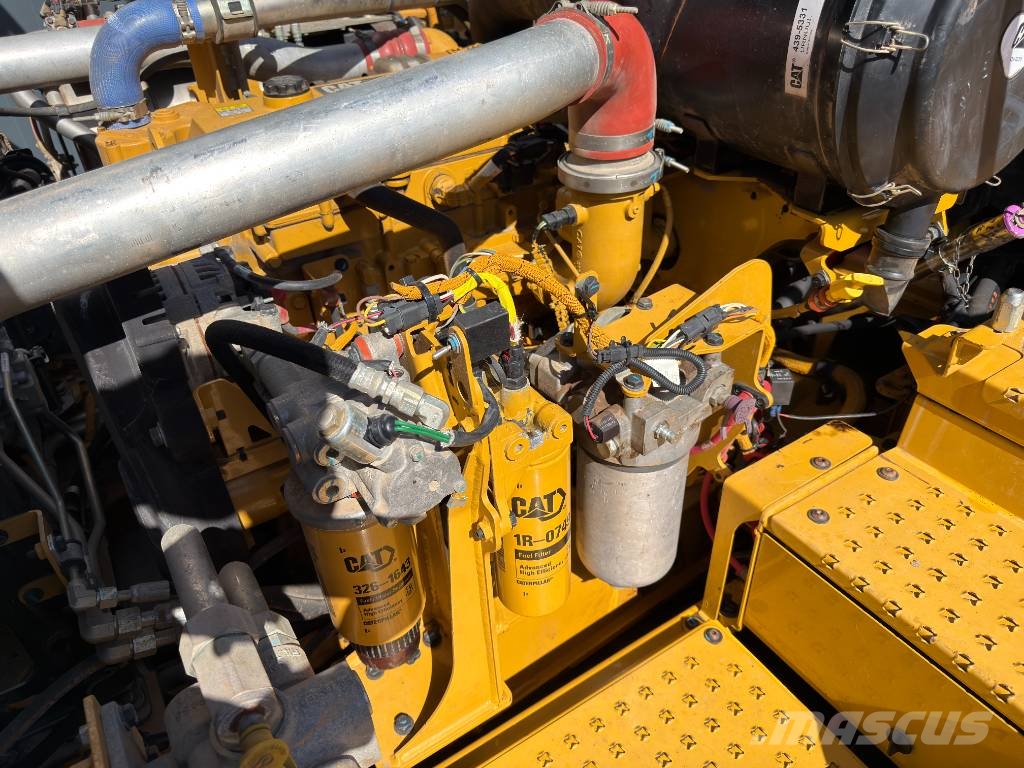 CAT 730C2 Шарнирно-сочленённые самосвалы