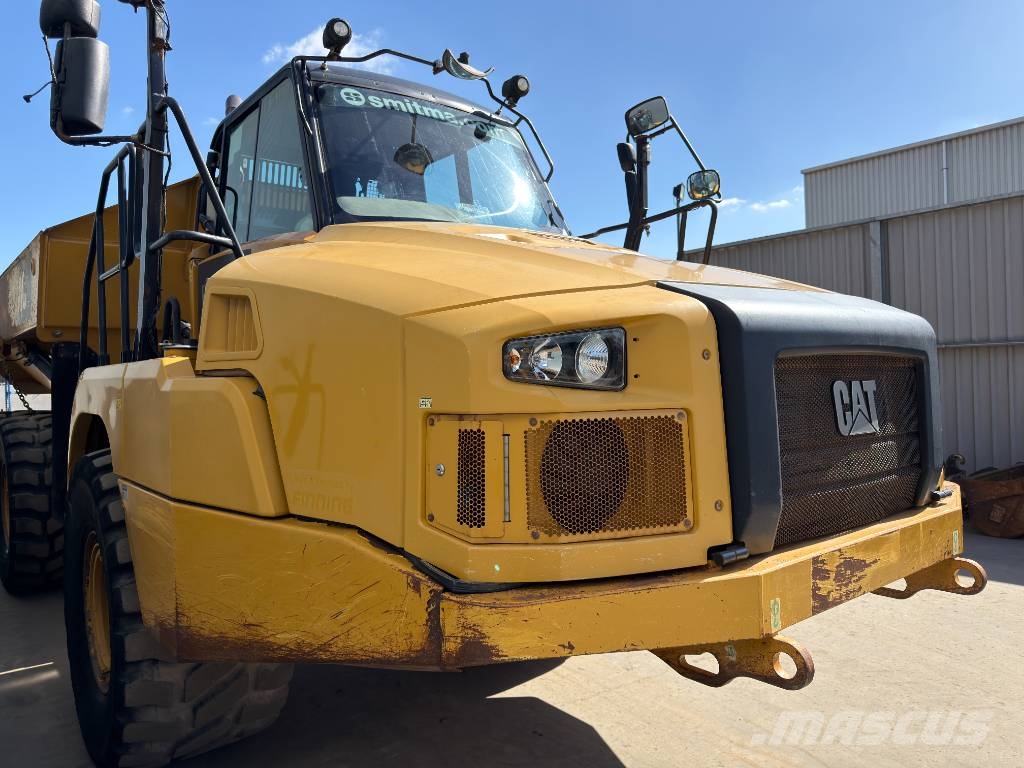 CAT 730C2 Шарнирно-сочленённые самосвалы