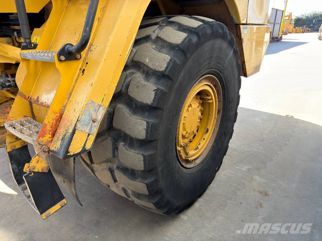 CAT 730C2 Шарнирно-сочленённые самосвалы