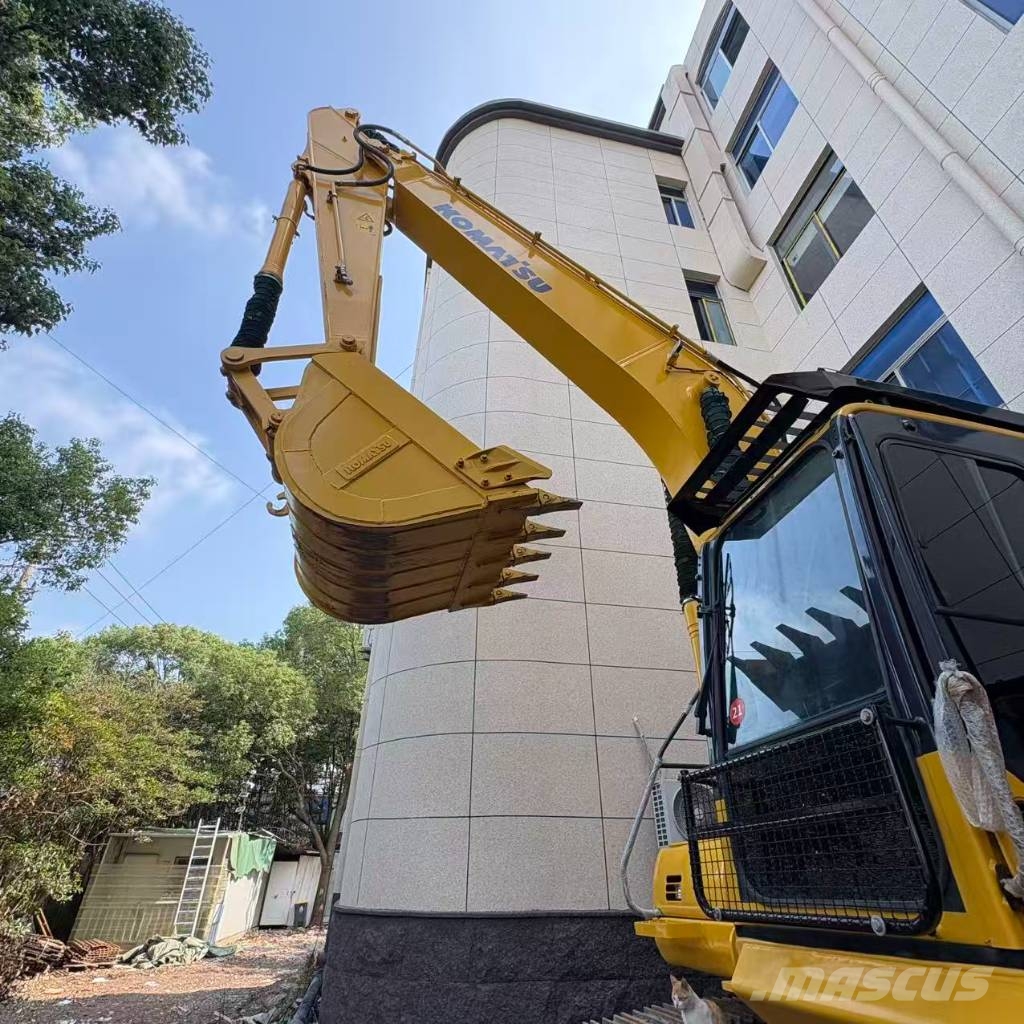 Komatsu PC200-8 Gravemaskiner på larvebånd