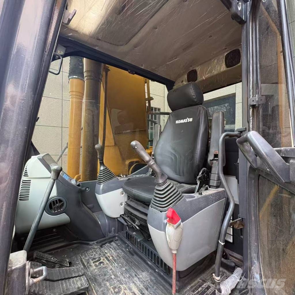 Komatsu PC200-8 Gravemaskiner på larvebånd
