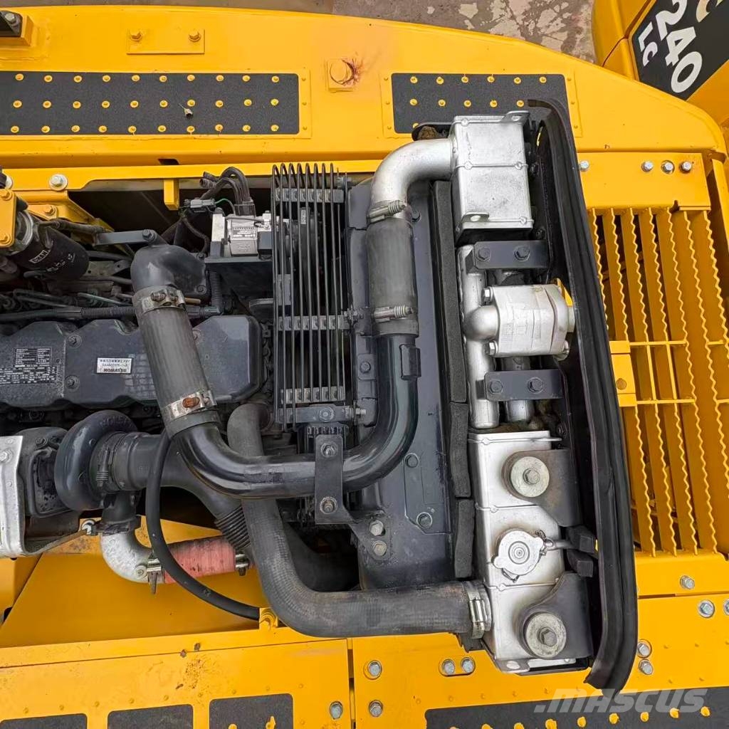 Komatsu PC200-8 Gravemaskiner på larvebånd