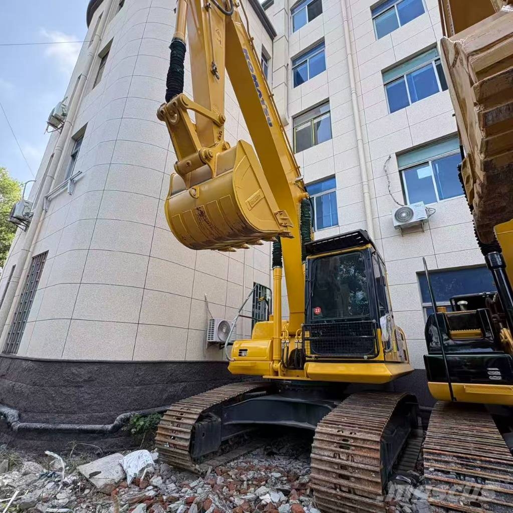 Komatsu PC200-8 Gravemaskiner på larvebånd