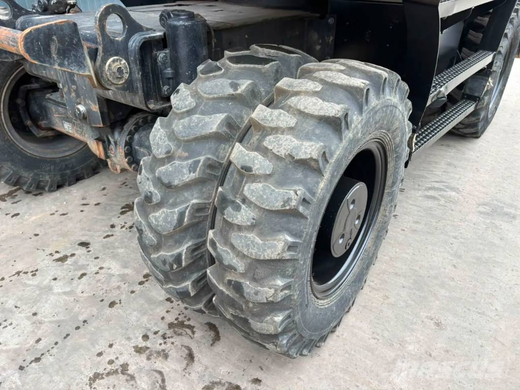 CAT M320F Pelle sur pneus