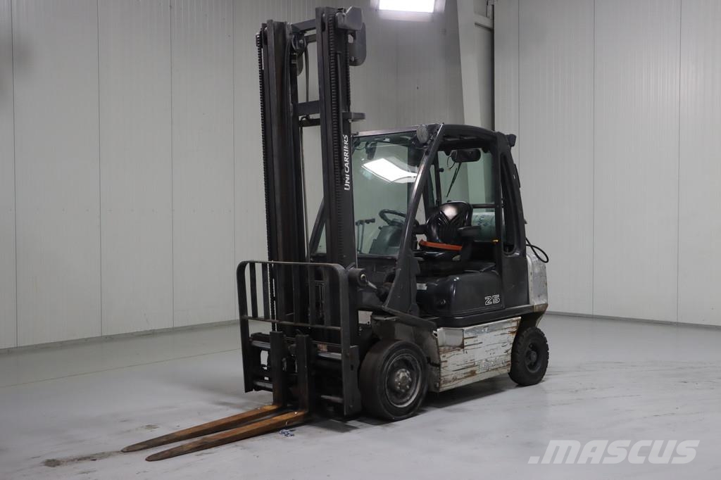 Nissan U1D2A25LQ Gaasitõstukid
