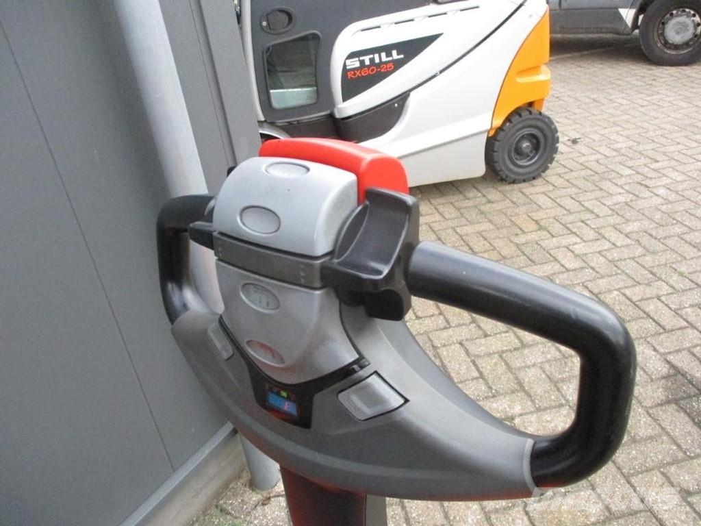 Toyota SWE 080L Штабелери