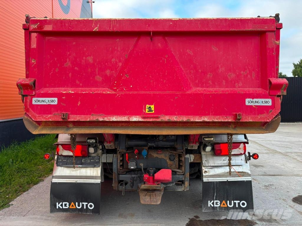 Scania R580 8x4 RETARDER / HYDRAULIC TAILGATE / TIPPER + Bañeras basculantes usadas