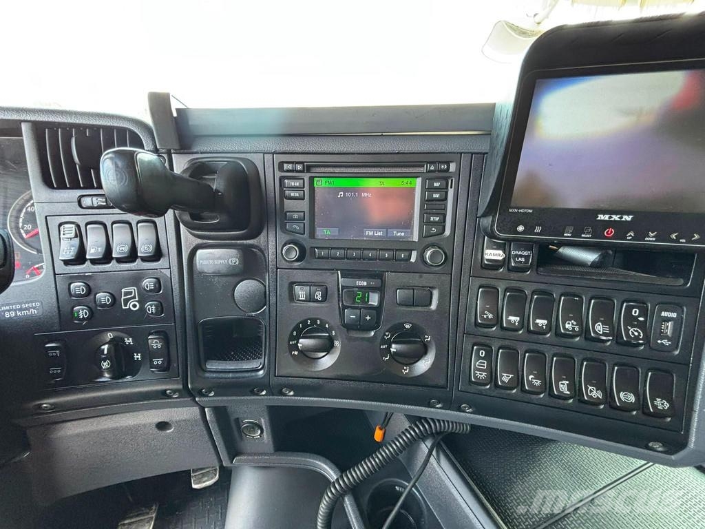 Scania R580 8x4 RETARDER / HYDRAULIC TAILGATE / TIPPER + Bañeras basculantes usadas