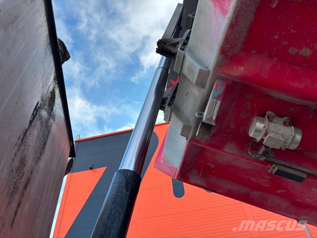 Scania R580 8x4 RETARDER / HYDRAULIC TAILGATE / TIPPER + Bañeras basculantes usadas
