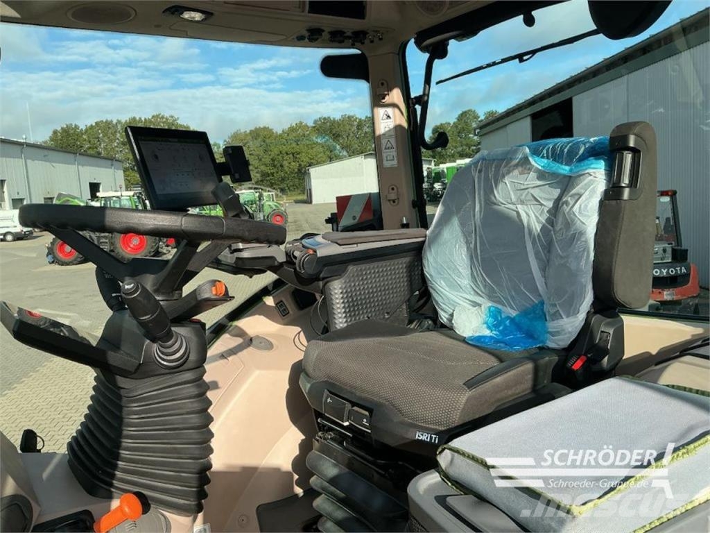Fendt 728 VARIO GEN7 PROFI PLUS Traktorer