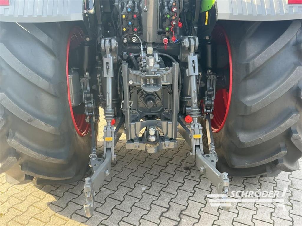 Fendt 728 VARIO GEN7 PROFI PLUS Traktorer