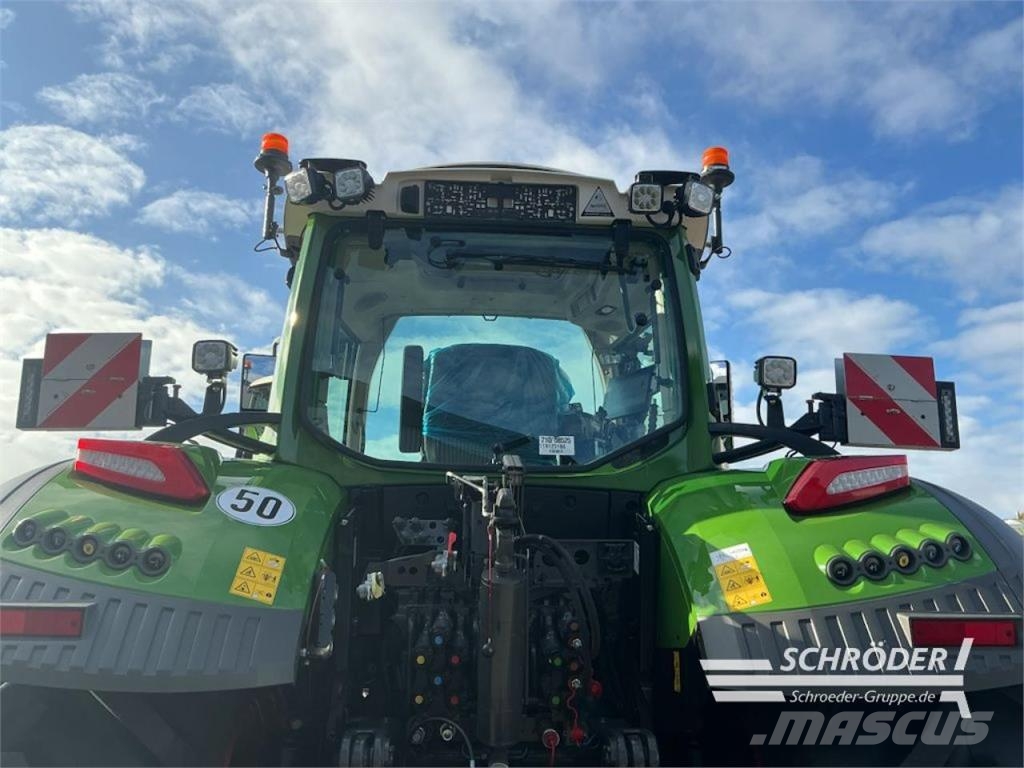 Fendt 728 VARIO GEN7 PROFI PLUS Traktorer