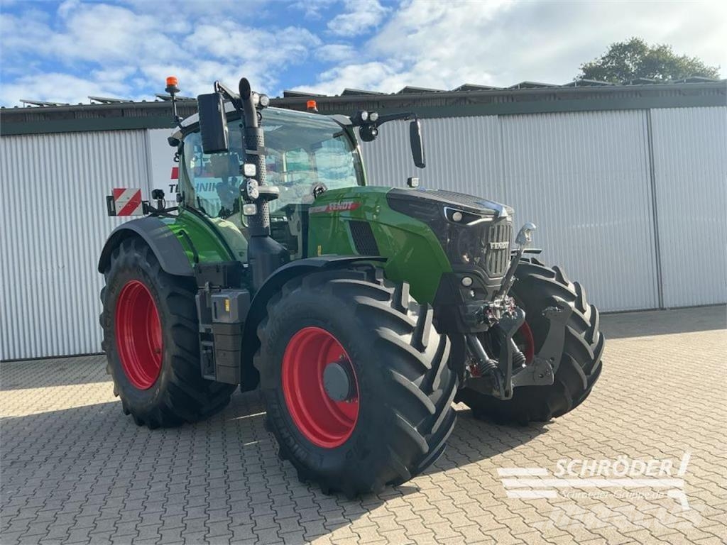Fendt 728 VARIO GEN7 PROFI PLUS Traktorer