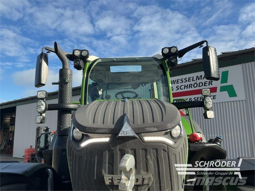 Fendt 728 VARIO GEN7 PROFI PLUS Traktorer