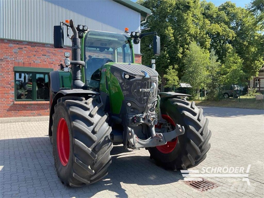 Fendt 728 VARIO GEN7 PROFI PLUS الجرارات