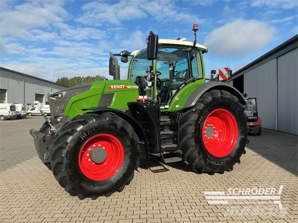 Fendt 728 VARIO GEN7 PROFI PLUS Traktorer