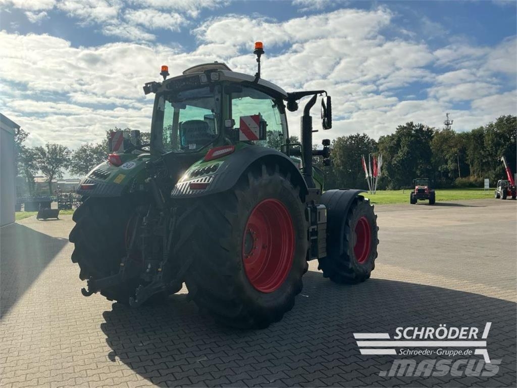 Fendt 728 VARIO GEN7 PROFI PLUS Traktorer