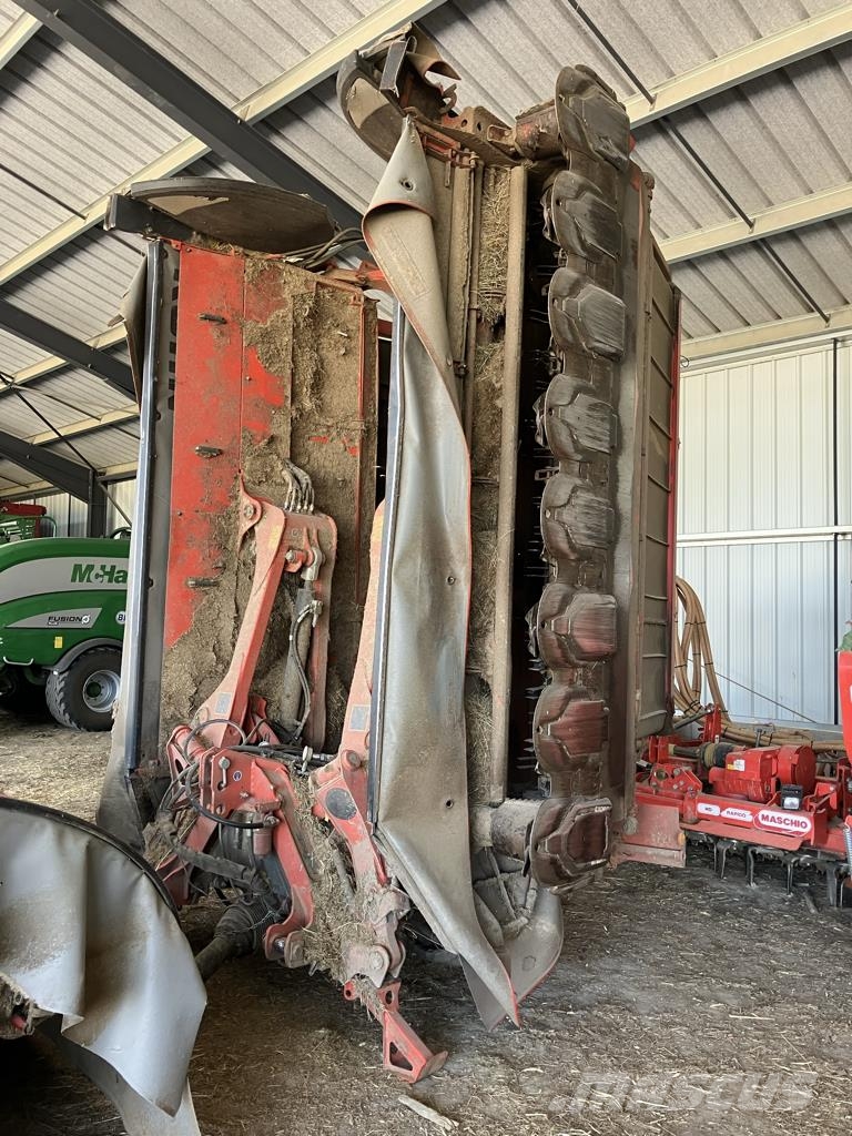 Kuhn FC 9330 D RA + FC 3525 DF FF 装载牵引式割草机