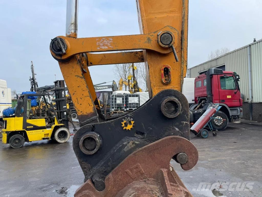 Hyundai Robex 210 LC-3 Track Excavator 21T. Hammer Lines R Bageri guseničari