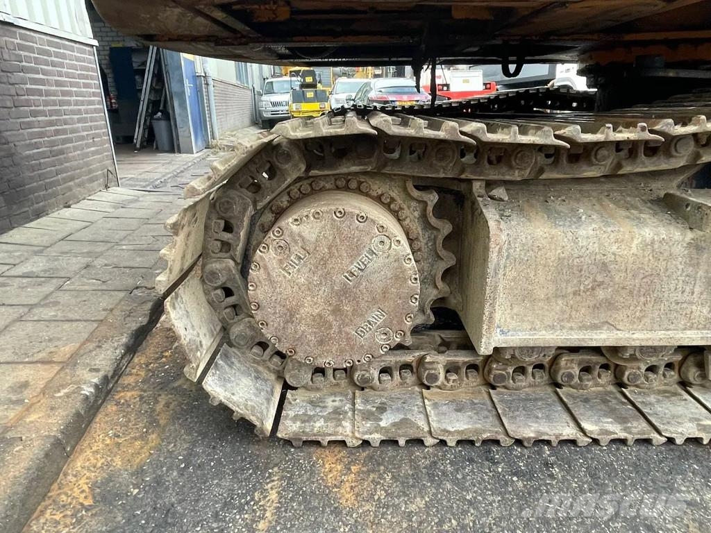 Hyundai Robex 210 LC-3 Track Excavator 21T. Hammer Lines R Bageri guseničari