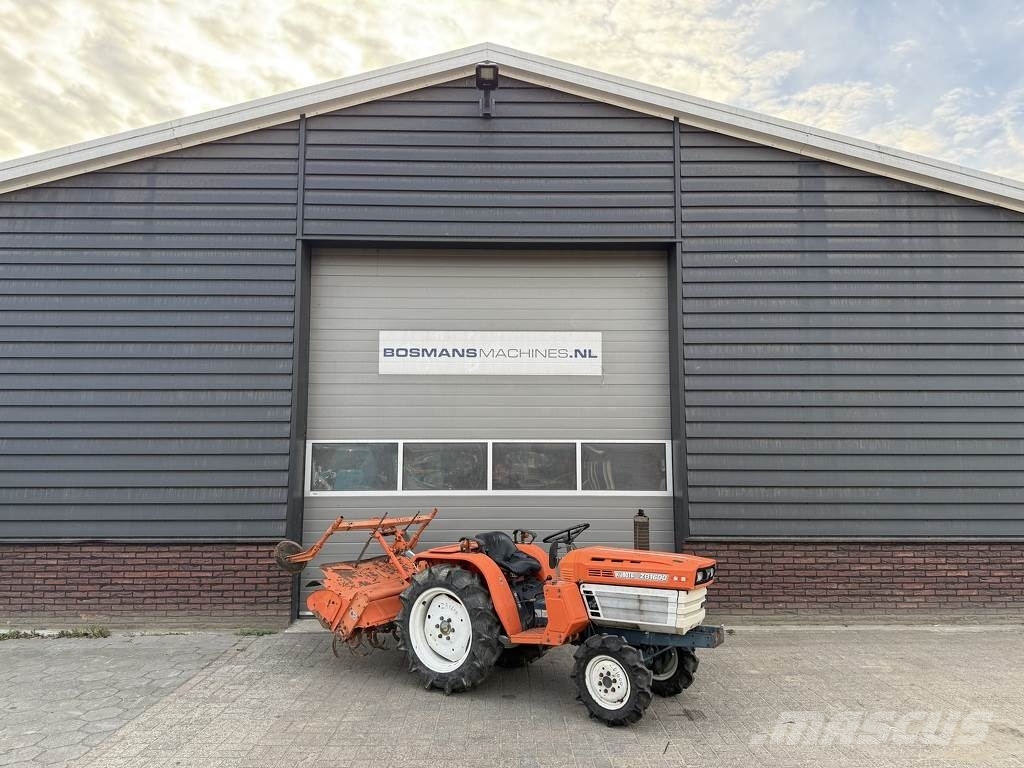 Kubota B1600 4WD 20 PK minitractor + frees, 1979, Neer