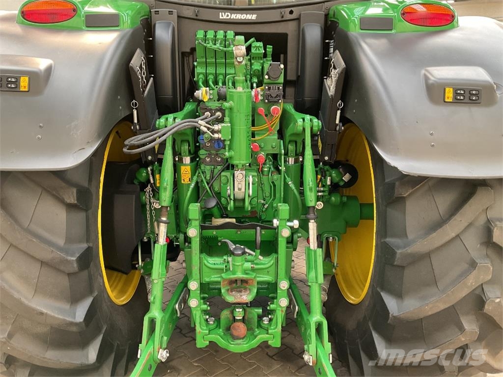 John Deere 6R 215 Traktory