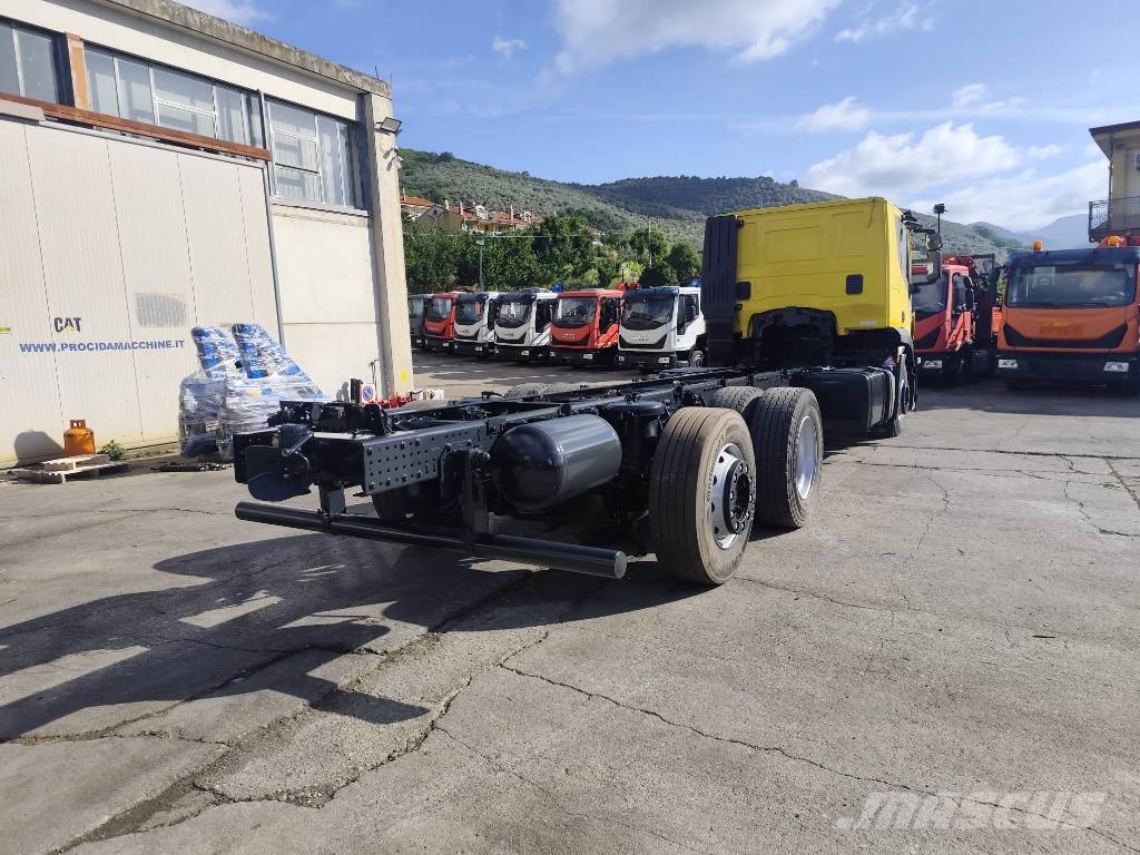 Iveco HI-STREET 260S46 شاحنات قلابة
