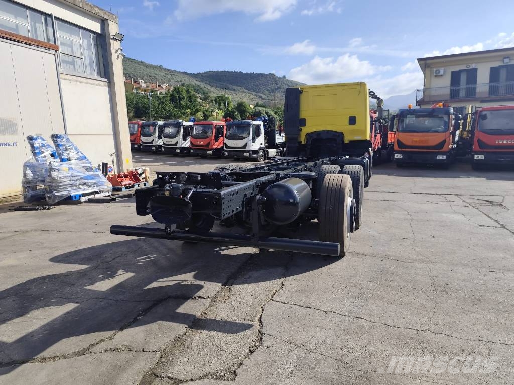 Iveco HI-STREET 260S46 شاحنات قلابة