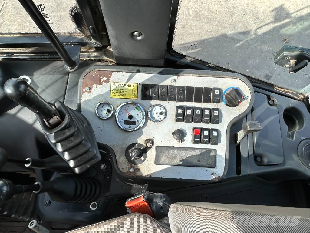 JCB 2 CX Streetmaster لوادر ذات جرافات عكسية