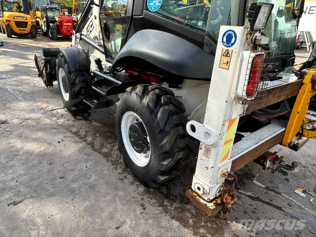JCB 2 CX Streetmaster لوادر ذات جرافات عكسية