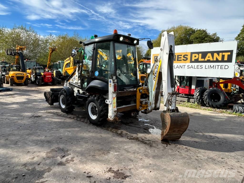 JCB 2 CX Streetmaster لوادر ذات جرافات عكسية