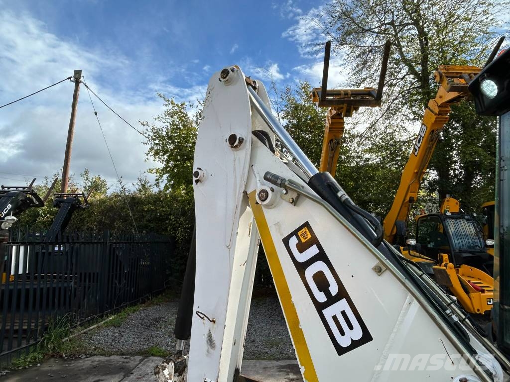 JCB 2 CX Streetmaster لوادر ذات جرافات عكسية