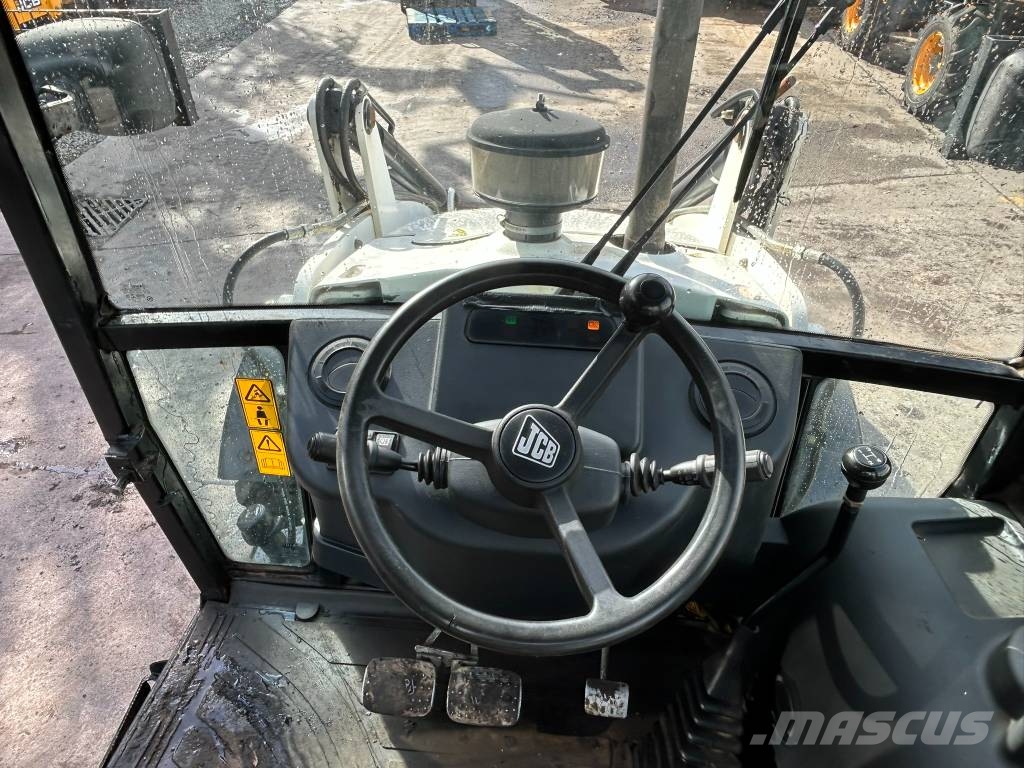 JCB 2 CX Streetmaster لوادر ذات جرافات عكسية