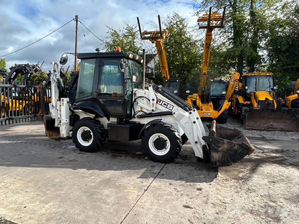 JCB 2 CX Streetmaster لوادر ذات جرافات عكسية