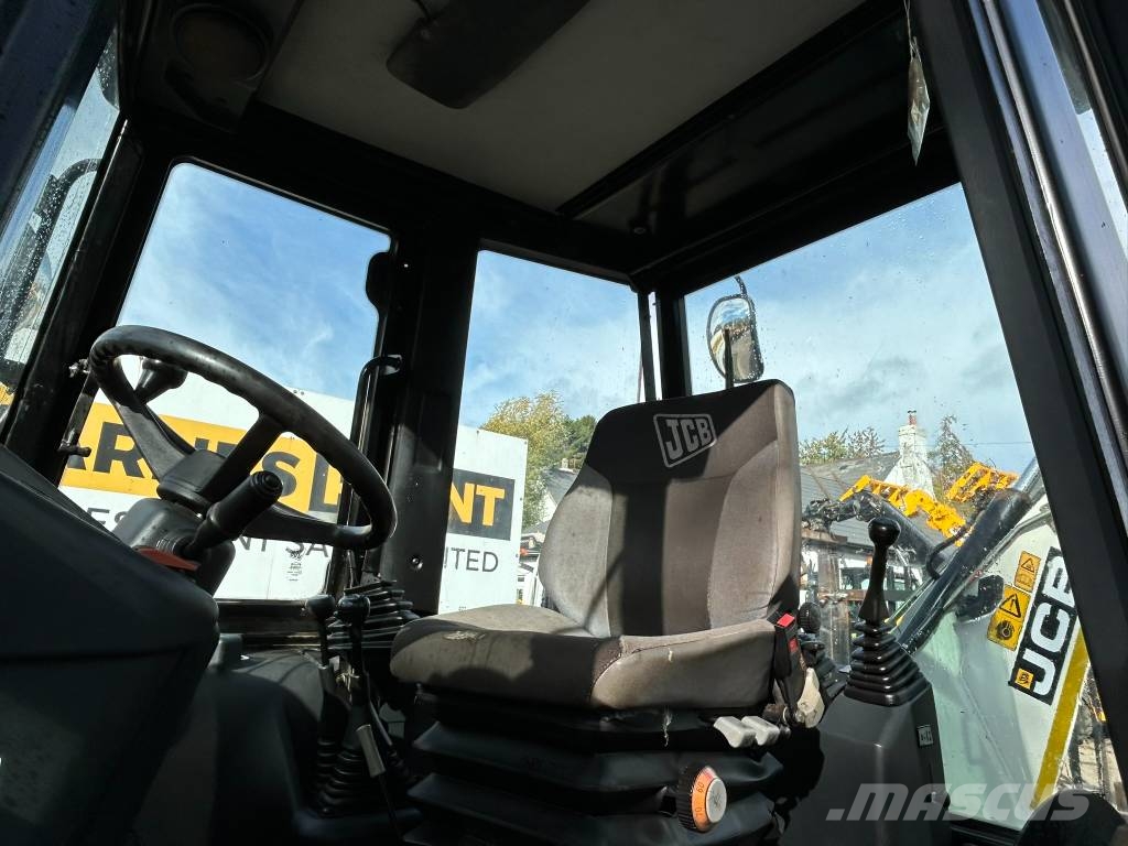 JCB 2 CX Streetmaster لوادر ذات جرافات عكسية