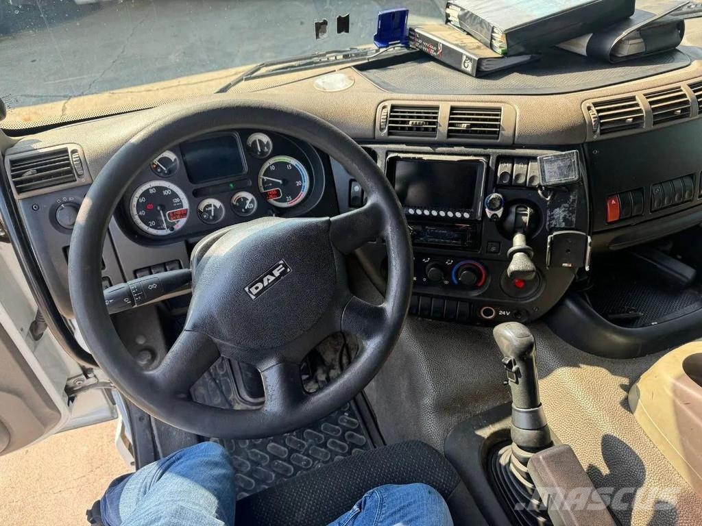 DAF CF 85.360 8x2 + HIAB 422E8 + REMOTE CONTROL オールテレーンクレーン