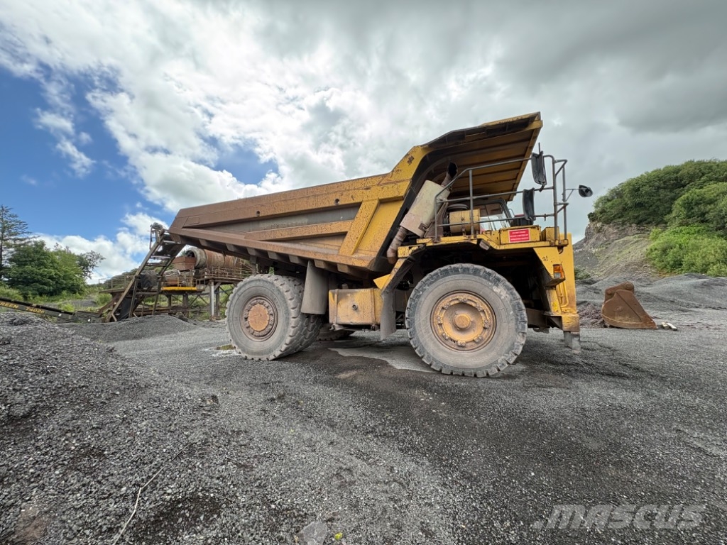 Komatsu HD 465-5 Karjeras kravas automašīnas