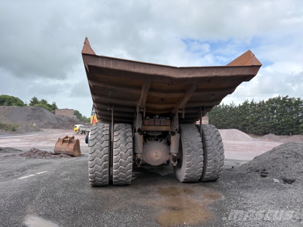 Komatsu HD 465-5 Karjeras kravas automašīnas