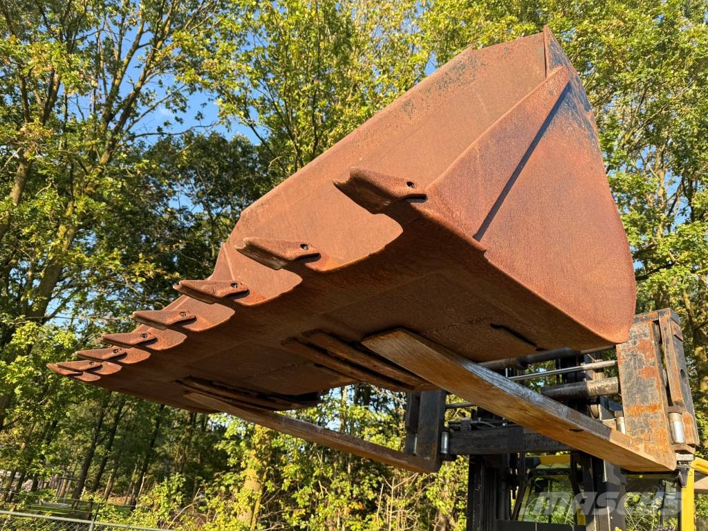 Volvo L50 / L60 / L70 / L90 front loader bucket Kaušai