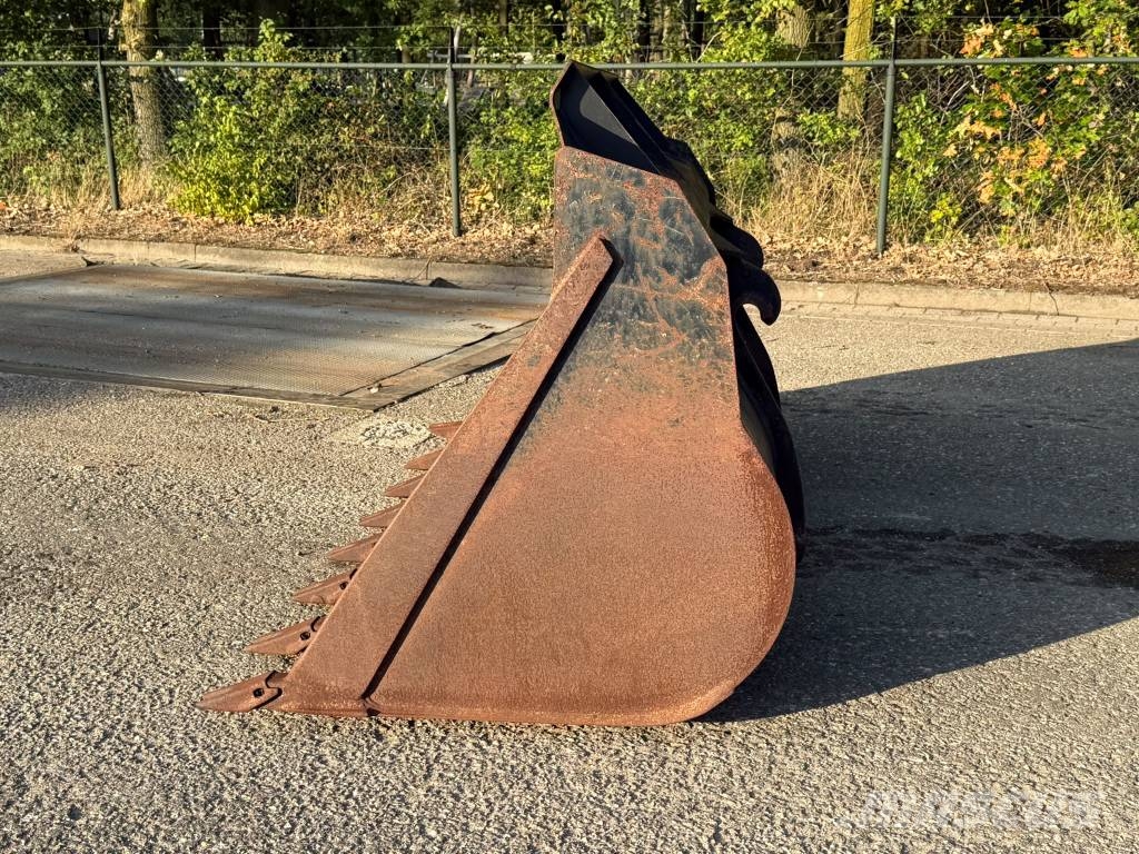 Volvo L50 / L60 / L70 / L90 front loader bucket Kaušai