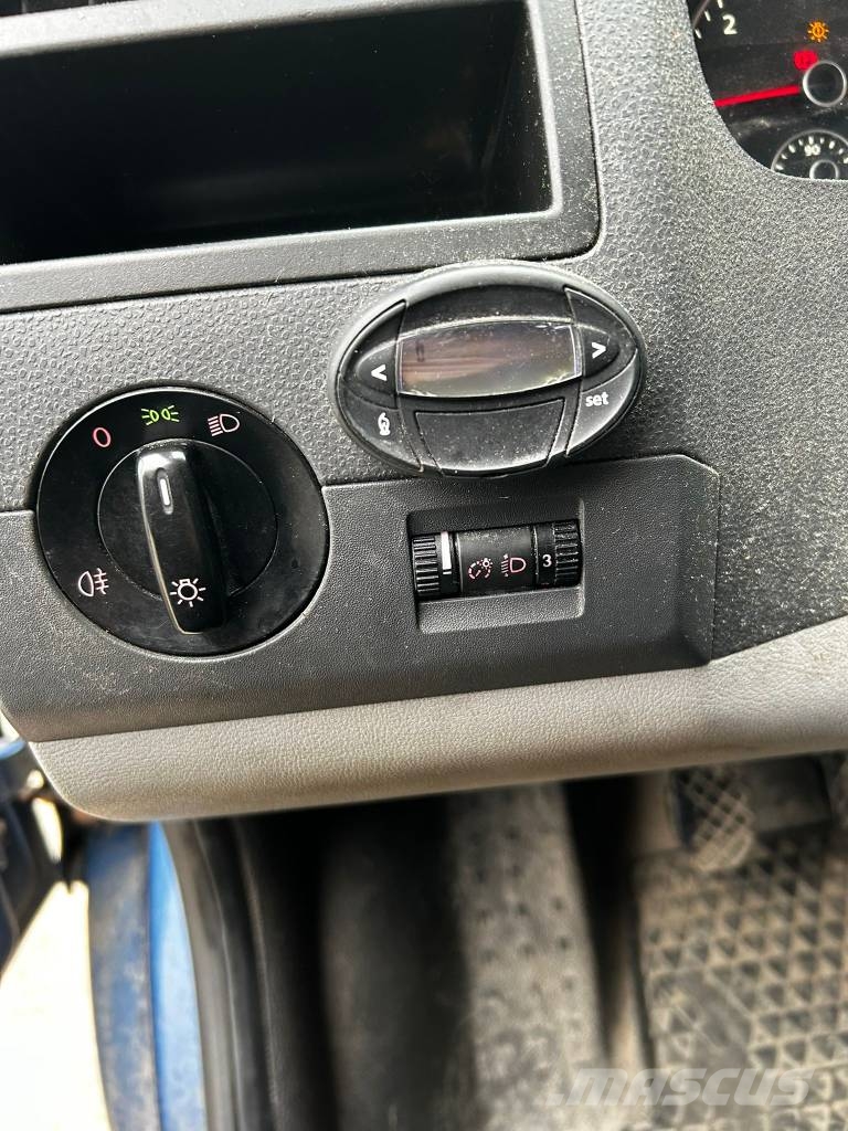 Volkswagen Transporter / 2xrenkaat,webasto,vakkari Lätta skåpbilar