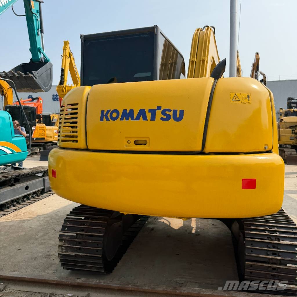 Komatsu PC 70 حفارات وسط 7 طن - 12 طن