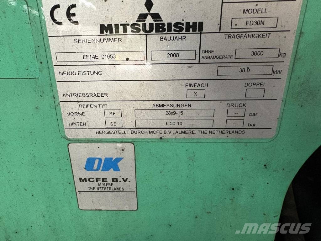 Mitsubishi FD 30 N3 شاحنات الديزل