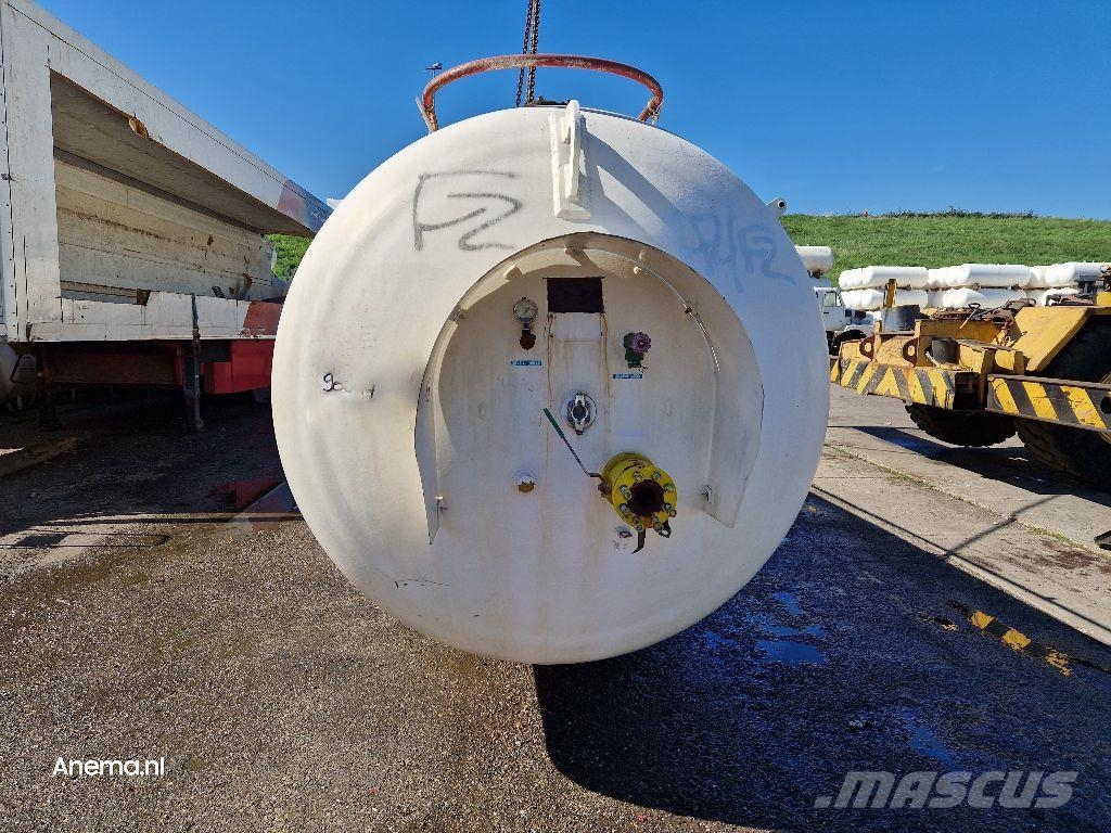 LPG / GAS 29.200 LITER Fuel and additive tanks