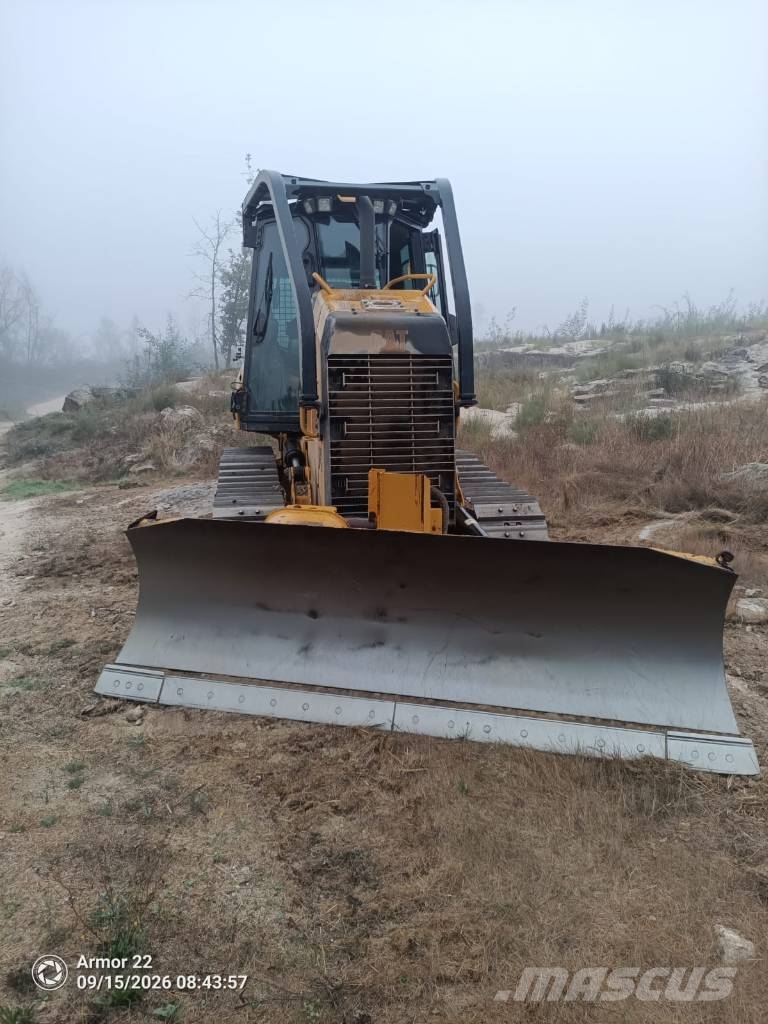 CAT D 3 K 2 XL بلدوزرات مجنزرة