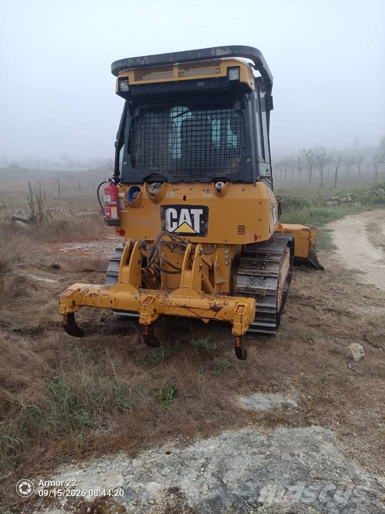 CAT D 3 K 2 XL بلدوزرات مجنزرة