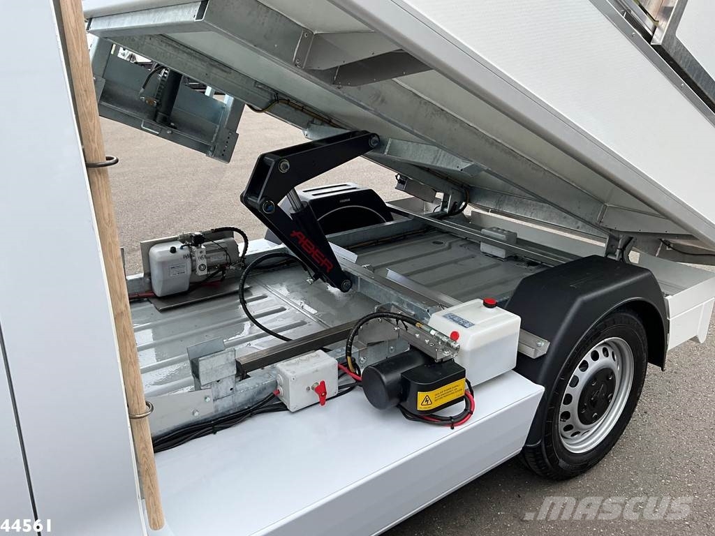 Peugeot E-Expert 100% elektrisch kippende zijlader Müllwagen