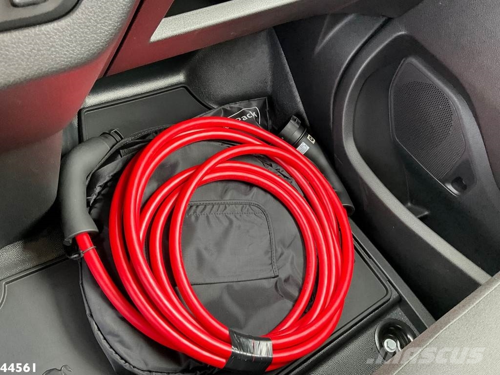 Peugeot E-Expert 100% elektrisch kippende zijlader Müllwagen