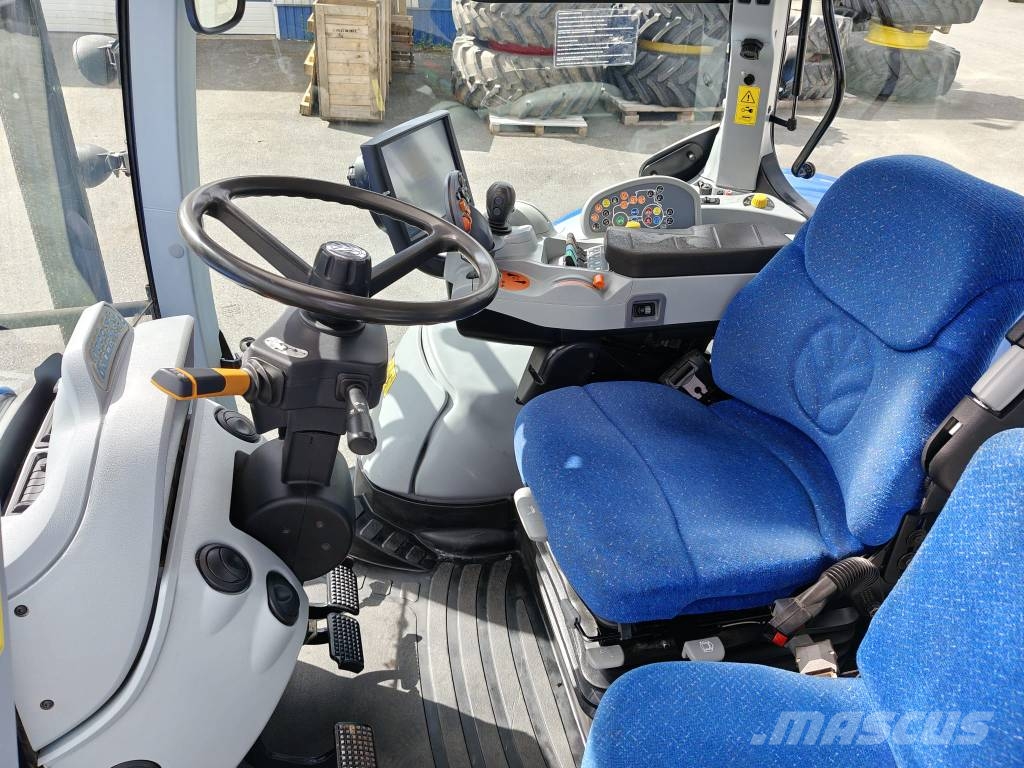 New Holland T 7.235 AC Traktoren