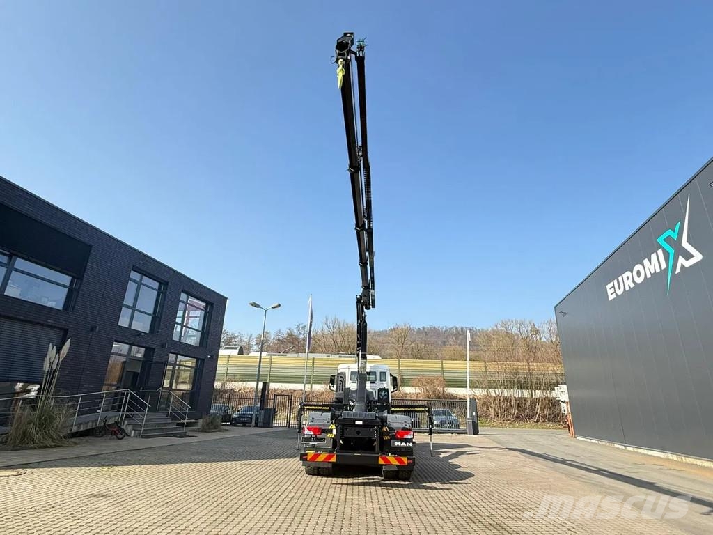 MAN TGS 41.440 MAN TGS 41.440 8x4 Abrollkipper + Kran Hook lift trucks